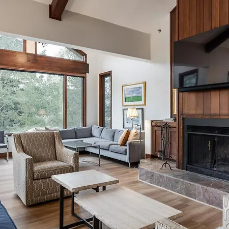 Deer Valley Little Belle Ultimate Ski Getaway, Sleeps 14, Luxury Design, Private Hot Tub,